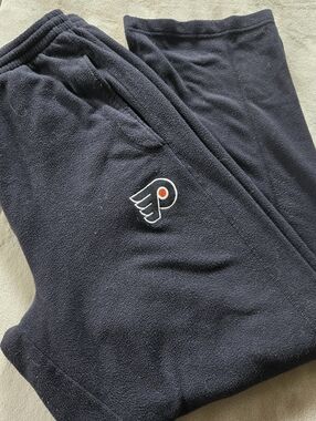 NHL Flyers Black Fleece Sweatpants with Licensed Logo Tag